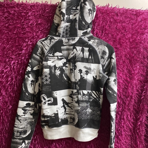 TNA small, black and white Aritzia hoodie sweater - Picture 3 of 7